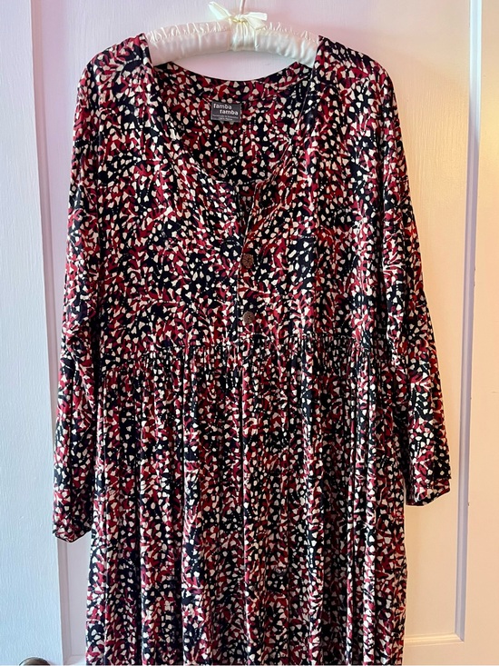 Tamba Tamba Dresses & Skirts - Boxy Red & Black Batik Printed Long Sleeve Dress with Pockets